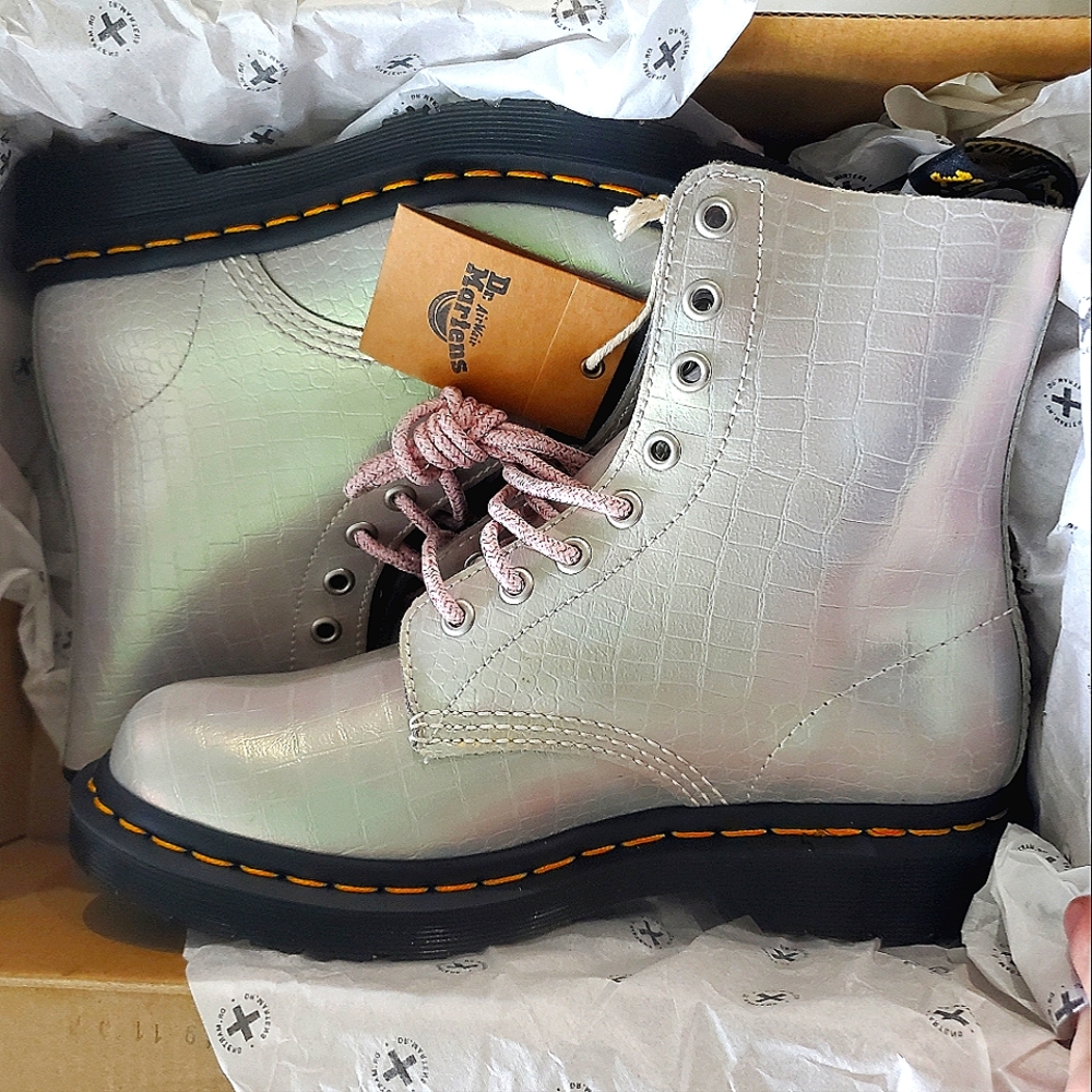 NWT Doc Martens 1460 Pascal Pink Iridescent Croc Size 7W trade to magilang72